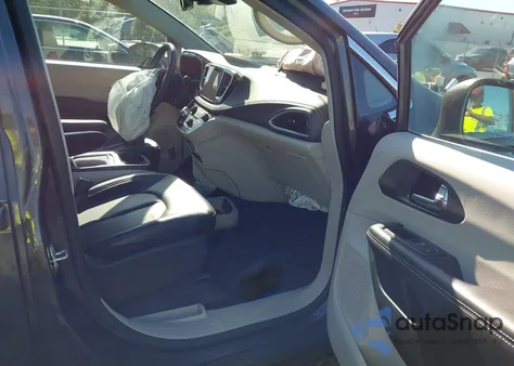 2022 Chrysler Pacifica Touring L from USA, damaged, VIN 2C4RC1BG1NR219822